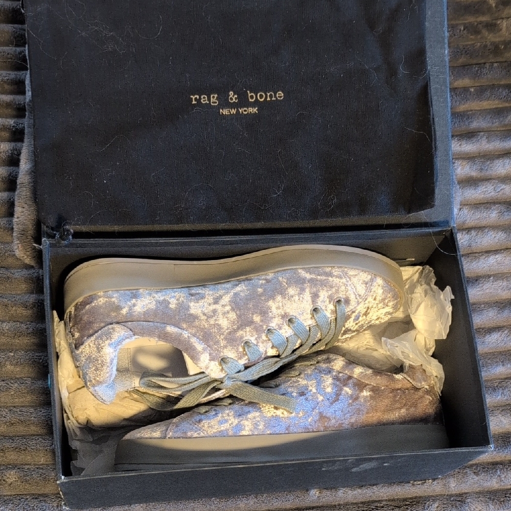 Rag & Bone Metallic Sneakers NIB❣️